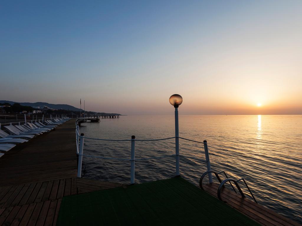La Mer Hotel Гёйнюк Экстерьер фото